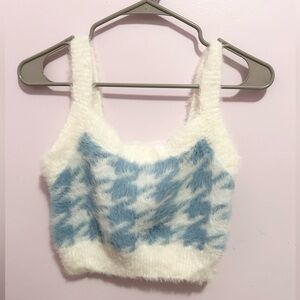 fluffy patterned blue & white strap top